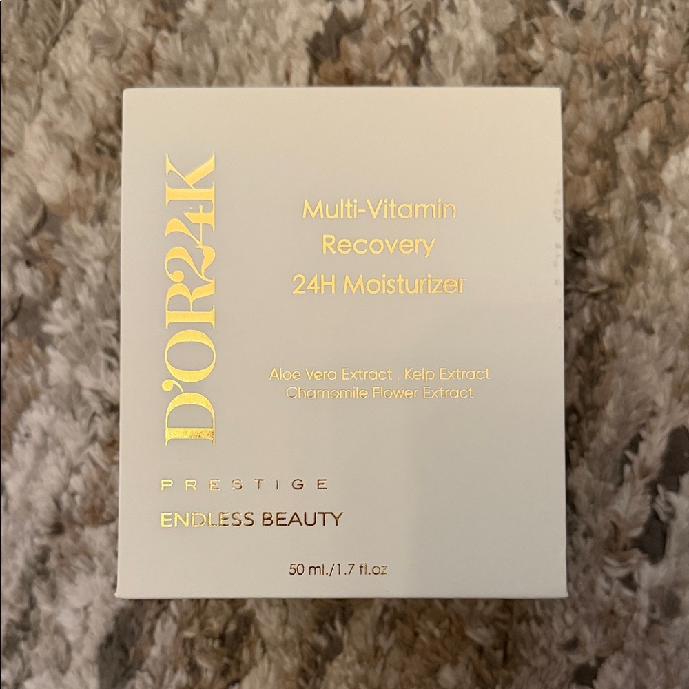 D'OR24K Multi-Vitamin Recovery 24H Moisturizer - Gold and White